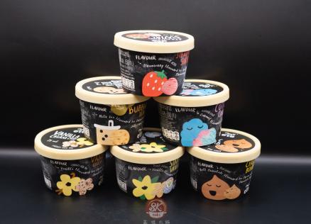 ไอศกรีม — ของหวาน 甜點 จากเมนู SKsuki