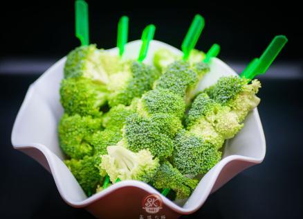 บล็อคโคลี่ — เมนูผักสด 蔬菜 จากเมนู SKsuki