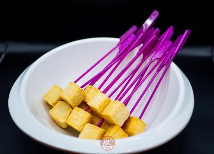 เต้าหู้สี่เหลี่ยม — เมนูลูกชิ้น 肉丸 จากเมนู SKsuki